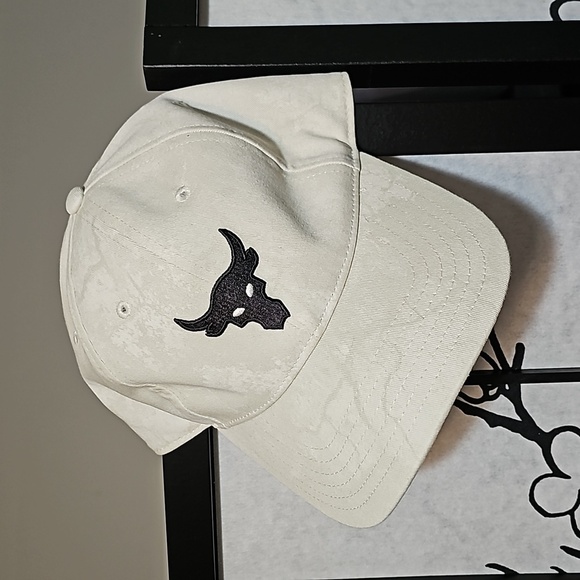 Under Armour‎ Strapback Hat Brahma Bull The Rock - Picture 1 of 8